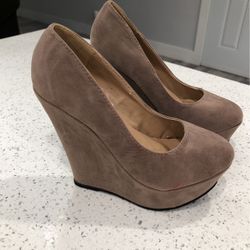 TAN SHOES SIZE 5