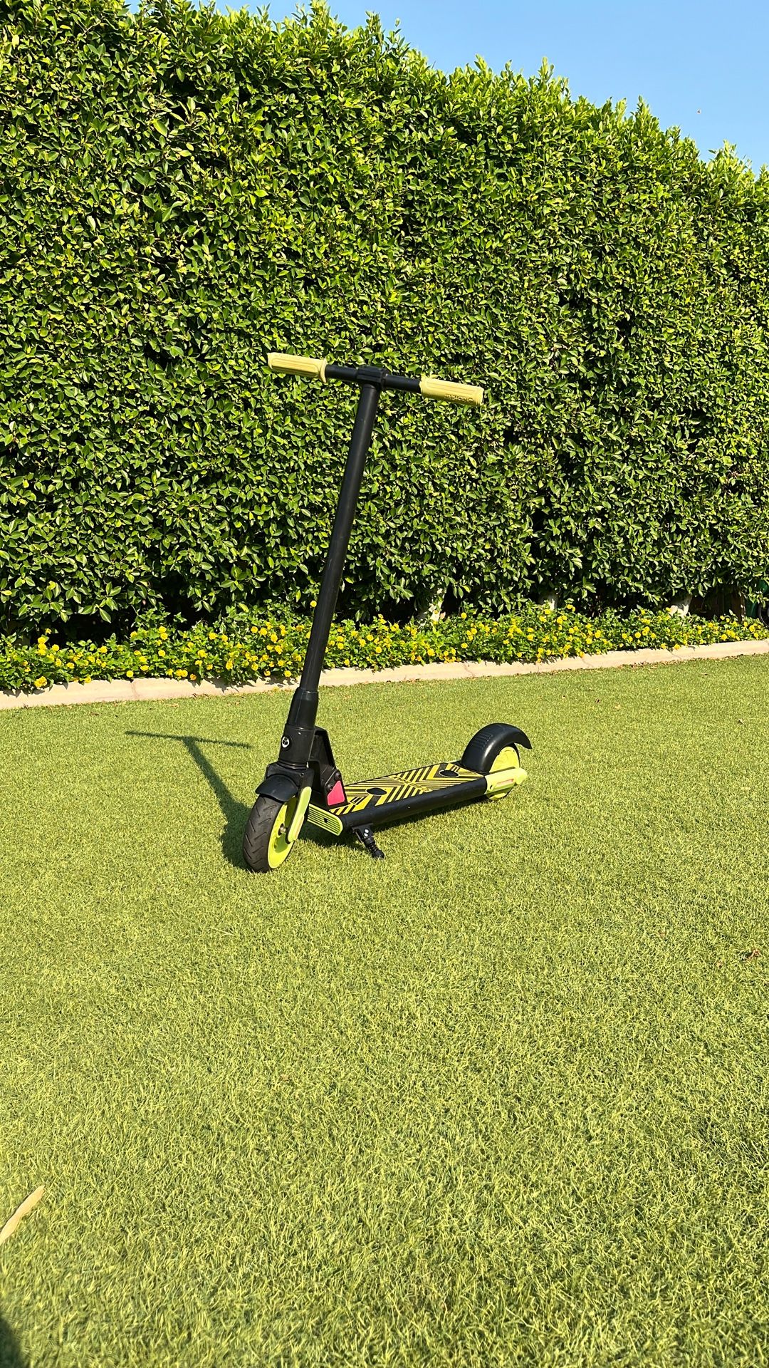 GOTRAX Kids Electric Scooter - With Charger 