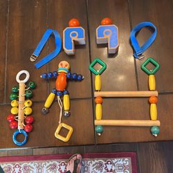 Discovery Toys Crib toy