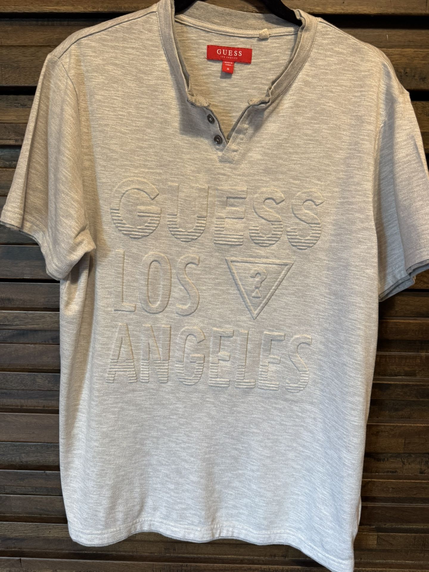 Mens Guess Los Angeles Textured Raised Logo Henley MED Grey Short Sleeve EUC