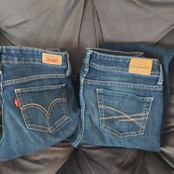 Vendo 2 Pantalones Muy Bonitos  El Levis Zize 0 Y El Aeropostal  Zize 5.6  