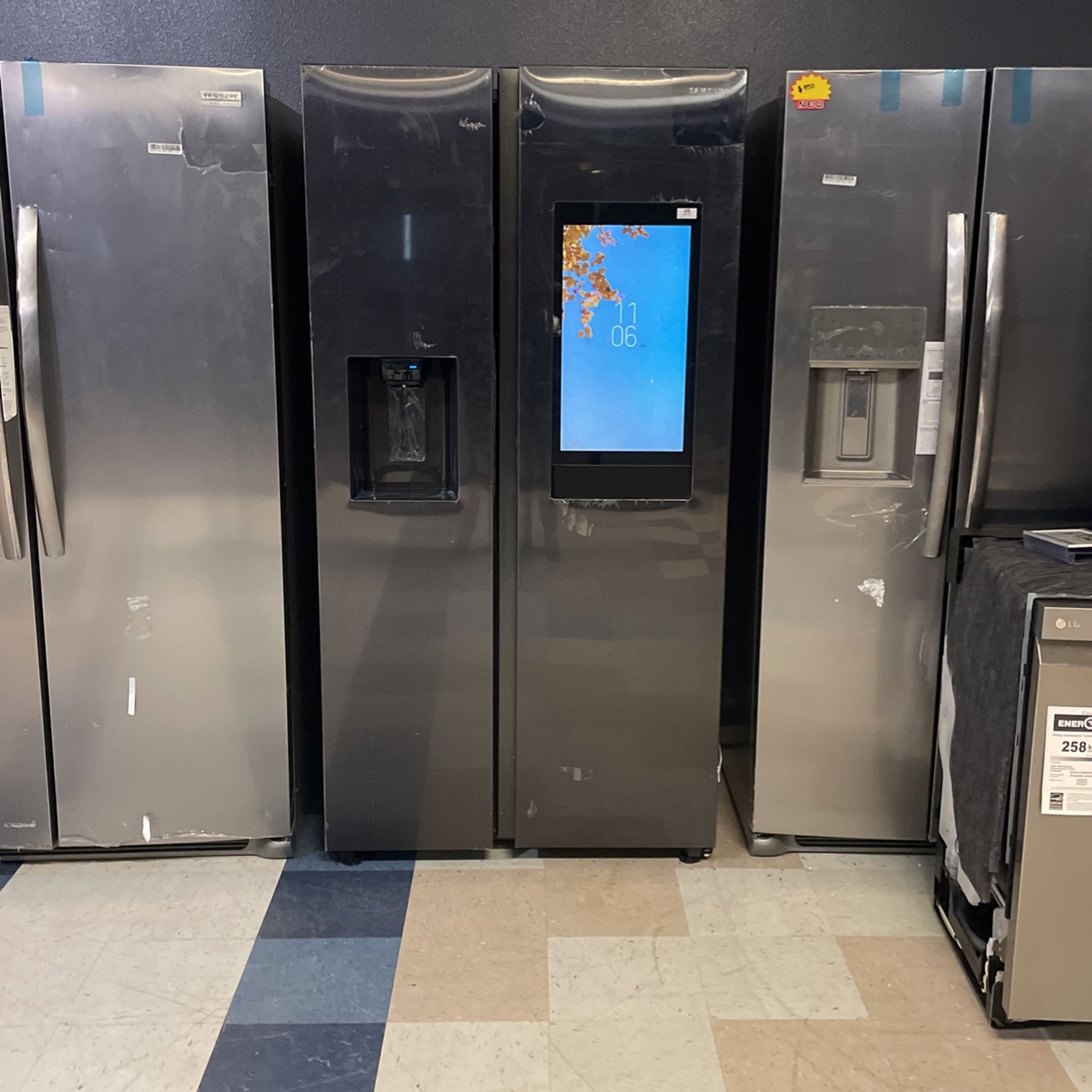 New Samsung Black Stainless Steel Family Hub Refrigerator‼️‼️