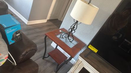 Coffe table with lamps