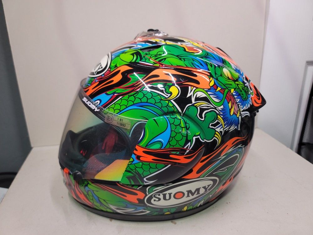 SUOMY 1R/Extreme Motorcycle Helmet
Made In Italy Size L Dragon Design