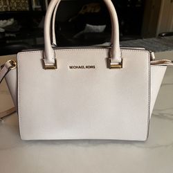 Michael Kors Handbag/purse/ Crossbody 