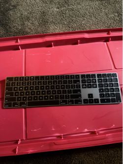APPLE MAGIC KEYBOARD