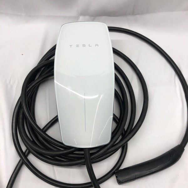 Tesla Wall Charger Gen 3 Used Like New 24 Feet Long