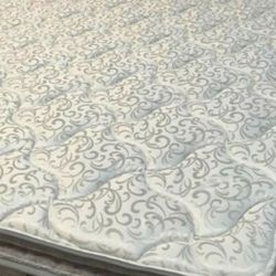 King Mattress, Take it with $40 down! Awesome Deal!
