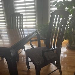 Oriental Dining Set With Buffet