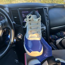 Retro Jordan 11 Size 7.5