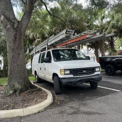 2000 Ford E-250