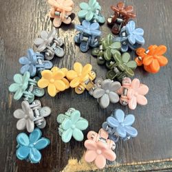 New Assortment Of Colors Baby Tiny Clips 4 For &1.00