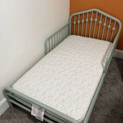 Toddler bed