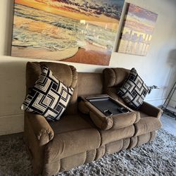 * Like New * Lazy boy 1pc recliner sofa ( free delivery )