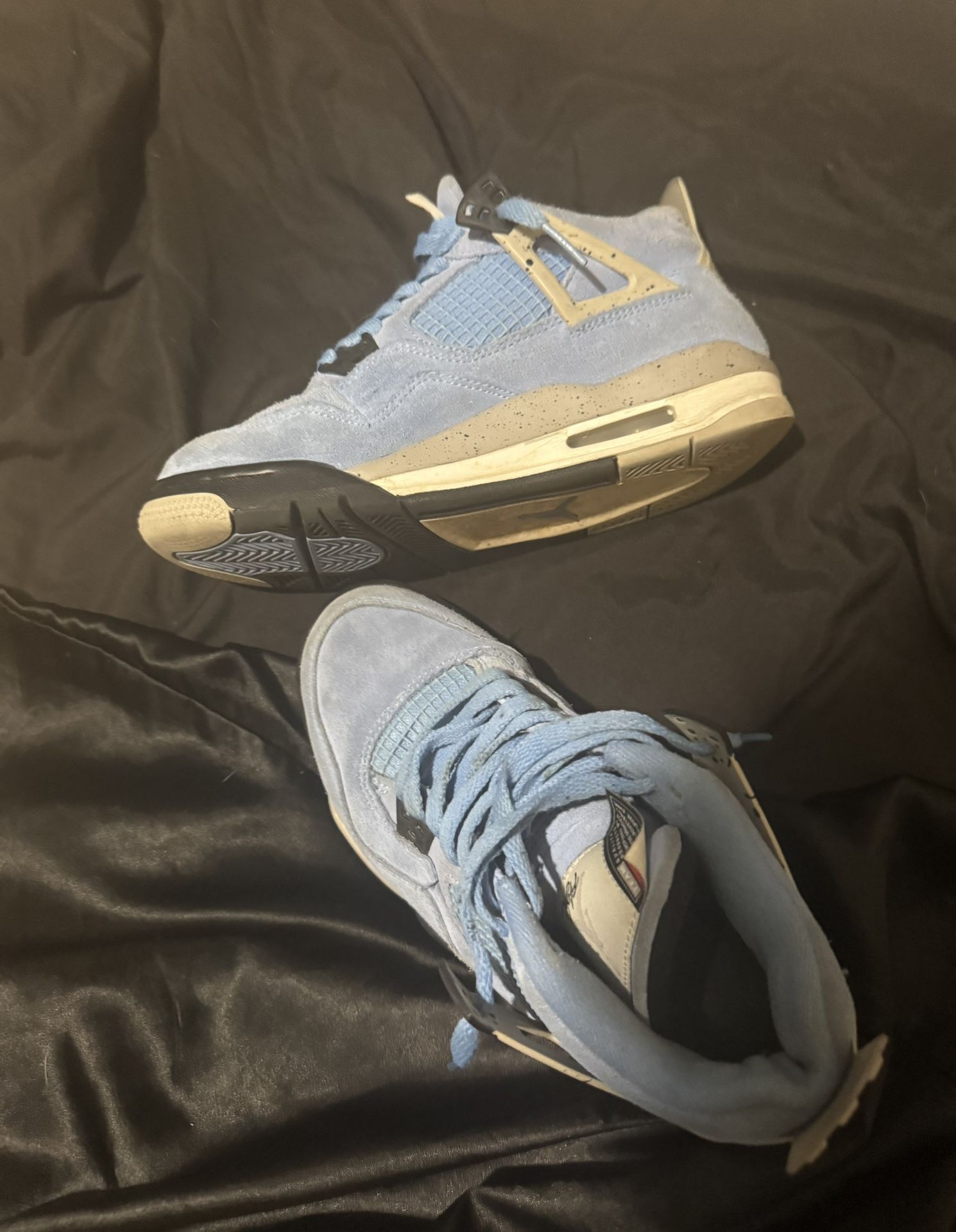 University Blue Jordan 4