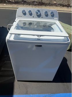 white Maytag top-load washer machine 1 year old
