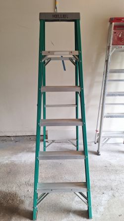 6' fiberglass ladder