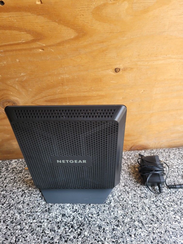 Netgear AC1 900 WiFi Cable Modem Router
Model: C7000v2