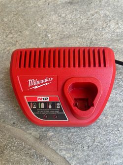 Milwaukee M12 Charger