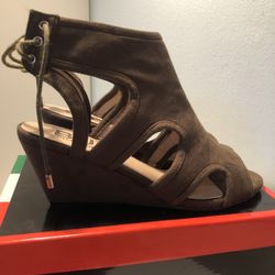 Women’s Faux Suede Cut Out Wedge Sandal; Size 7