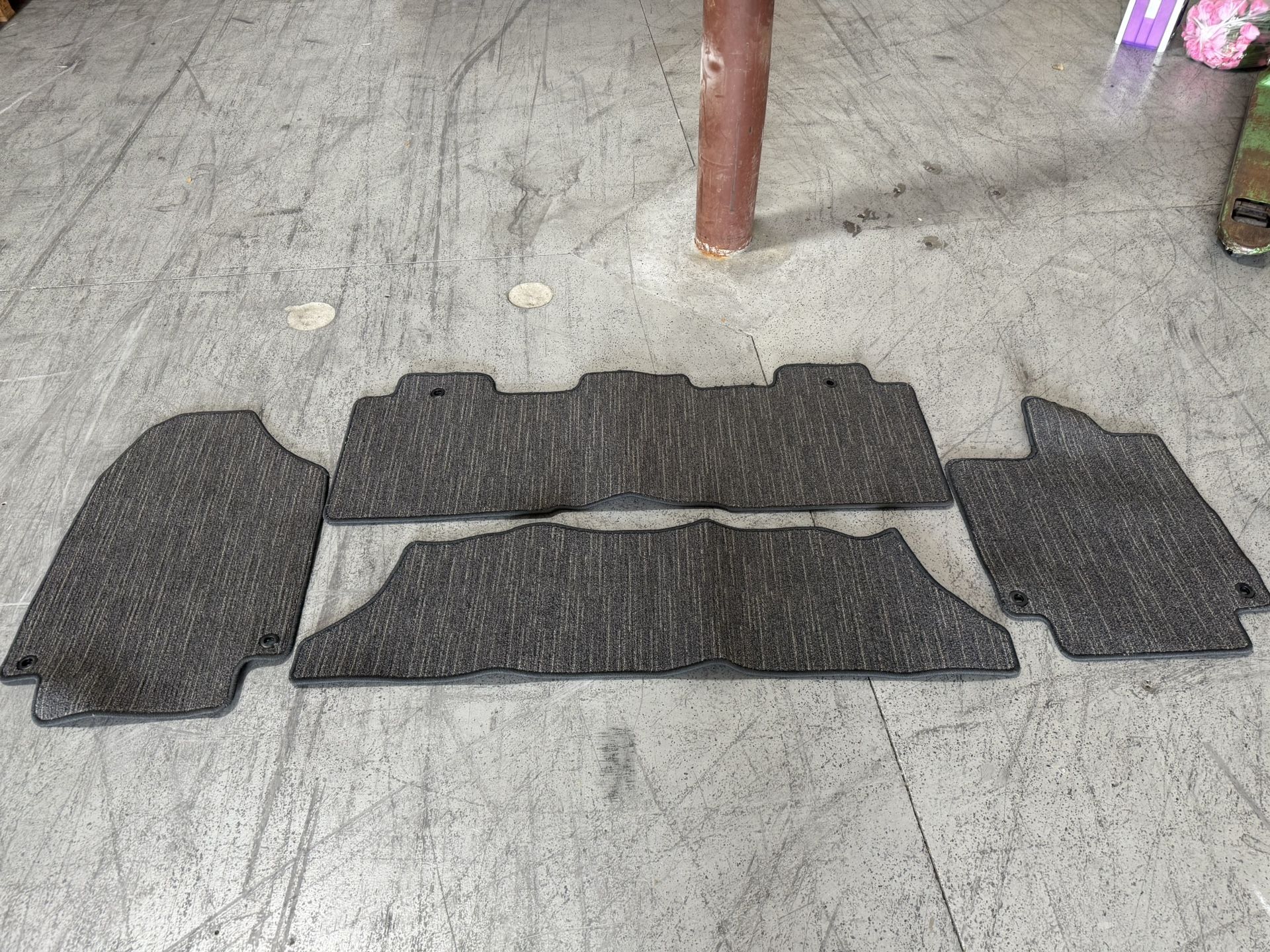 Mercedes C(contact info removed)/ Mat