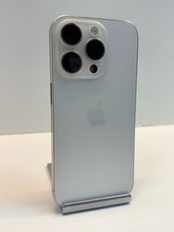 Apple iPhone 15 PRO 256gb. ( Unlocked Phone )