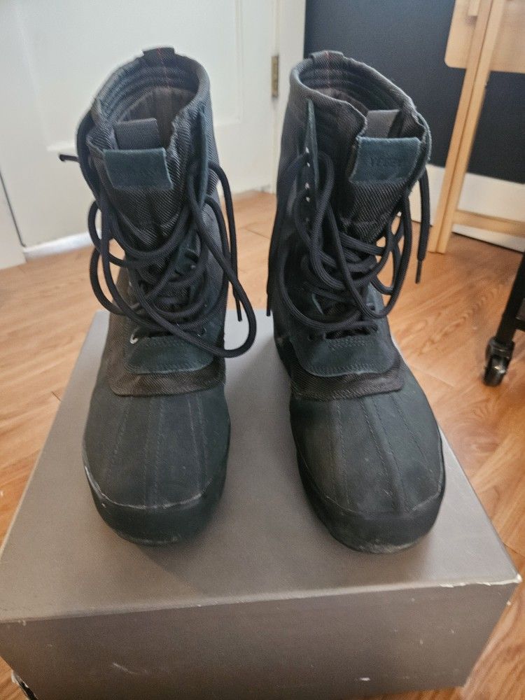 Yeezy 950 Pirate Black