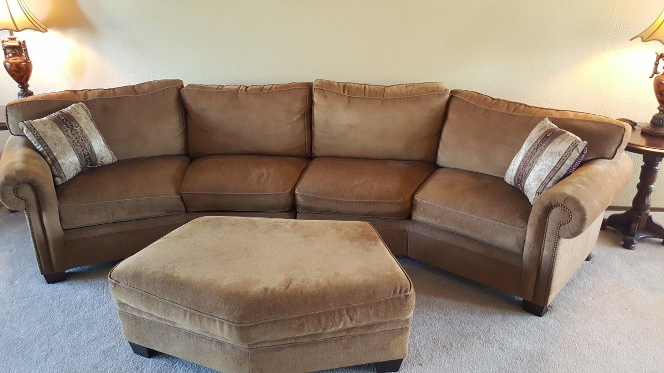 Broyhill Oversized Sectional