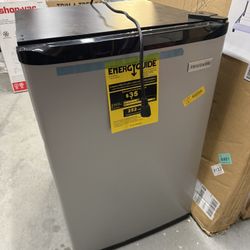 Frigidaire 4.4-cu ft Mini Fridge (Stainless Steel )