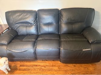 Recliner sofas