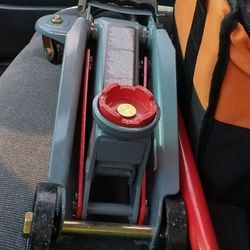 Hydraulic Jack 2 Tons / 4000 Lbs