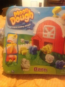 Moon dough barn set