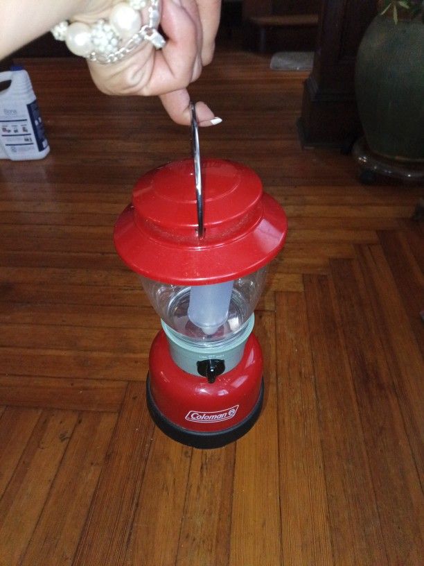 Coleman LED Lantern 400 Lumens - Full-sized Rechargeable Camping/ Fishing Lantern