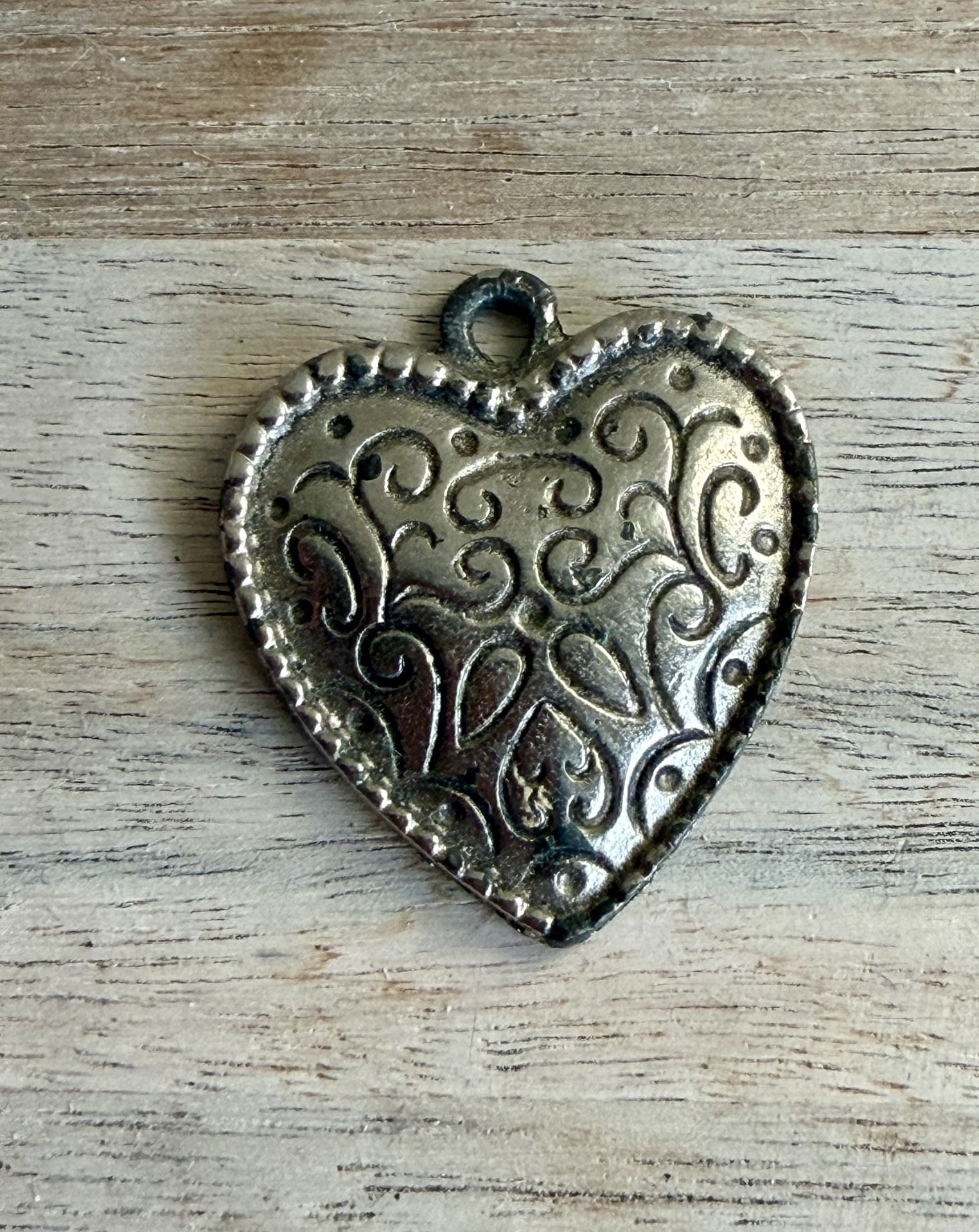  90s Vintage Silver Tone Heart Pendant Charm Swirly Filigree Ribbed Edge 1"