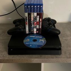 PS4 + Controller X2 + 7 Games