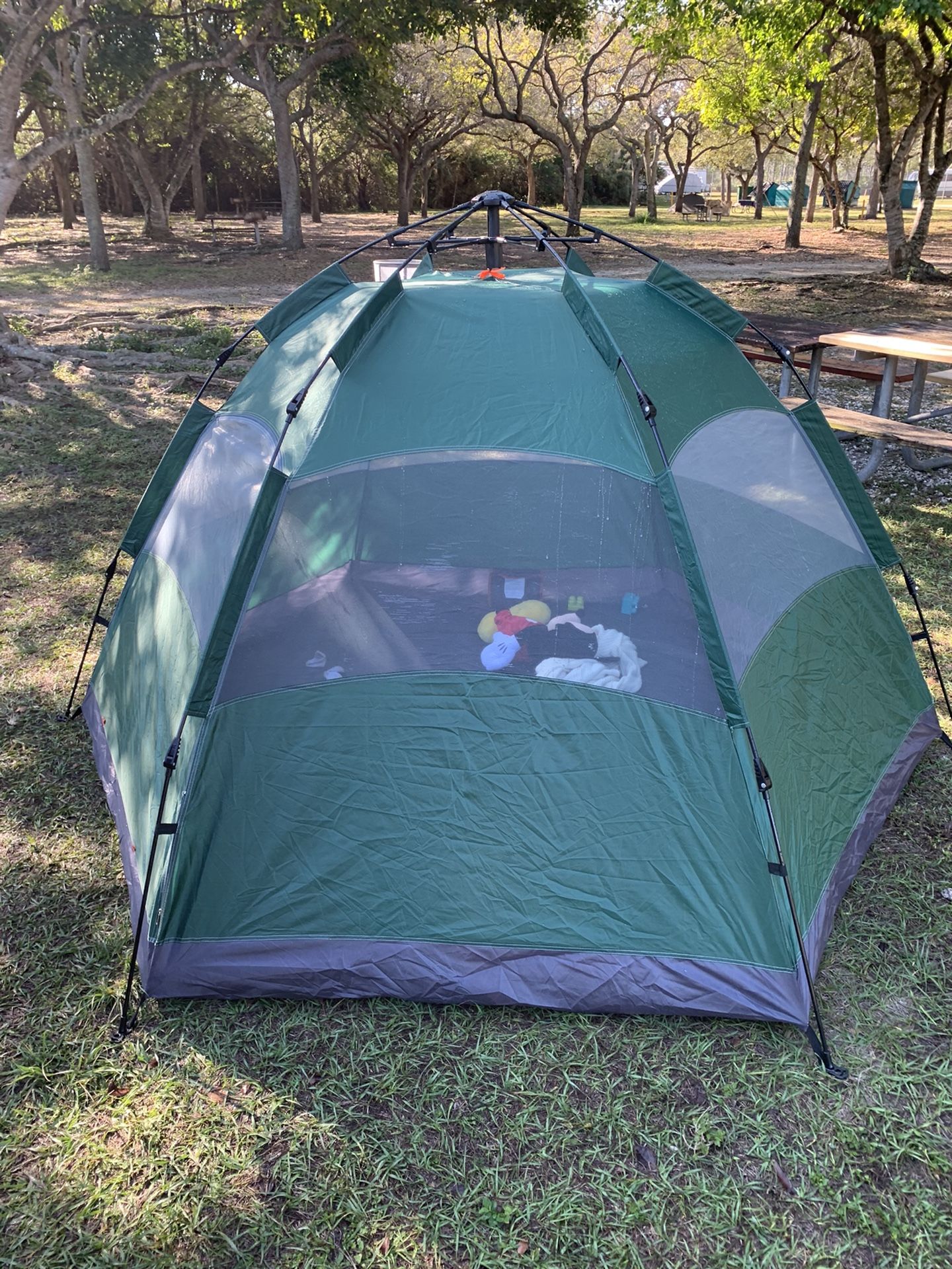 Camping tent