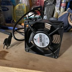 New Single Server Rack 120mm Fan / 3 Prong Power Cable