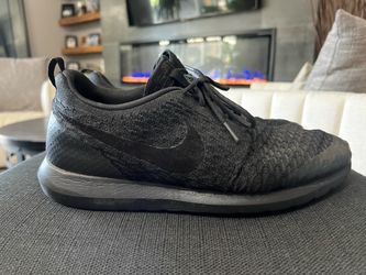 Nike Roshe NM Flyknit SE "Triple Black"