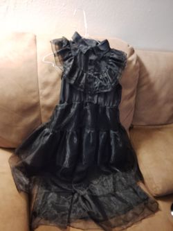 Black ruffled Dress/Costume Girl's size 6/7