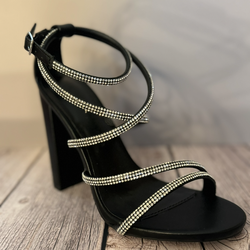 Women’s heels ‼️