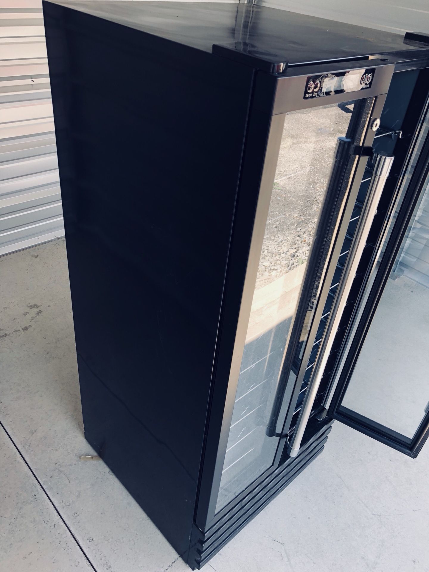 Franklin Everstar Wine Cellar / Wine Cooler Holds 100 Bottles Two Different Temp Sides