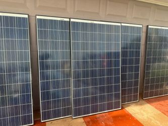 Excellent 260W REC solar Panels‼️ Delivery Available