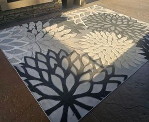 Beautiful dteailed 3d textured rug outdoor/indoor