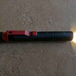 Milwaukee Pocket Flashlight 