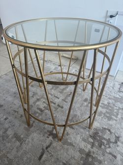 Round Gold Table