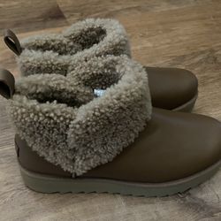 UGG Alina Ultra Mini Platform Women’s Bootie.  Size 12