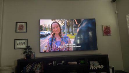 Samsung smart tv 82”