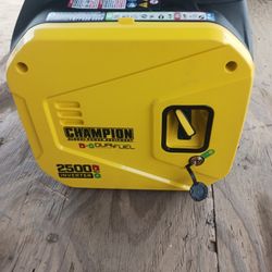 Champion Power Equipment 2500/1850-Watt Recoil Start Gasoline/Propane Powered Dual Fuel Inverter Generator with Quiet Technology and CO Shield
