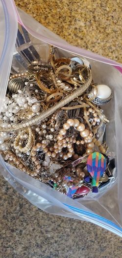 Vintage jewelry lot 6lb bag