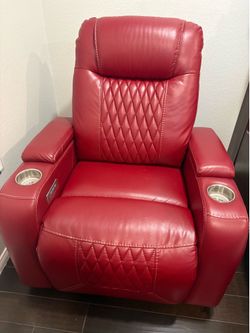 LIKE NEW BONDED LEATHER RECLINER